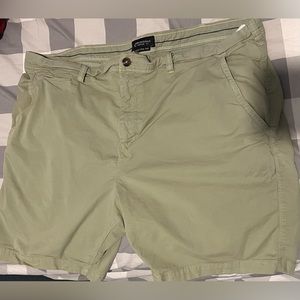 American Eagle men's Green Next Level Flex Shorts